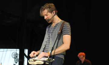 Jsem kytarista, chtěl bych náhlavní mikrofon, ale úplně tomu nerozumím