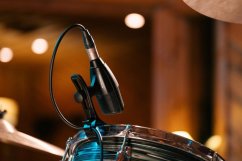 Sennheiser MD 421 Kompakt — dynamický mikrofon na bicí (kardioida, XLR)